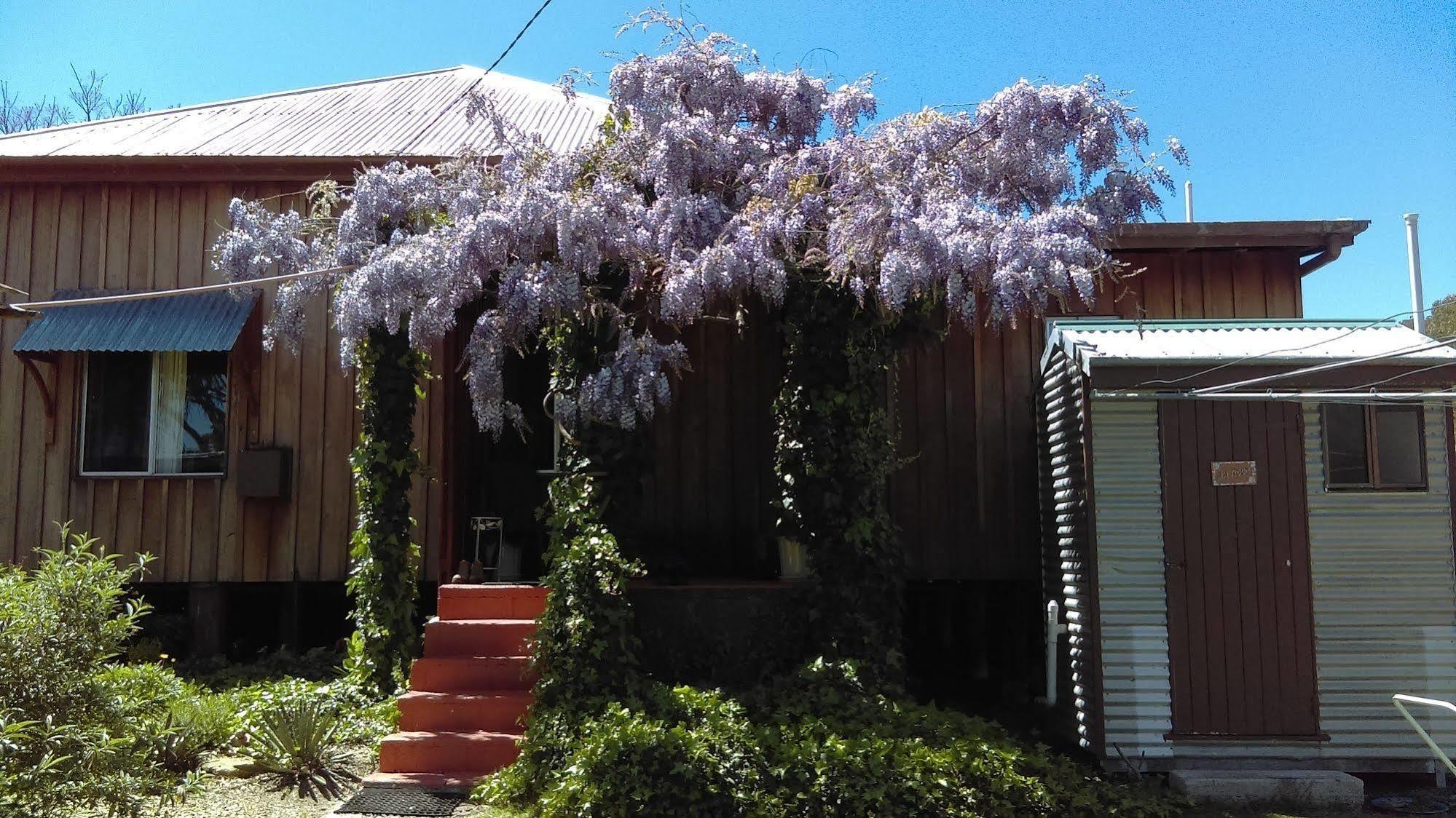 Wisteria Cottage Wyberba 외부 사진
